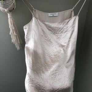 🧚🏼Aritzia tank top